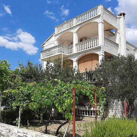 Apartments And Rooms With Parking Space Kastel Stafilic, Kastela - 18673 Экстерьер фото