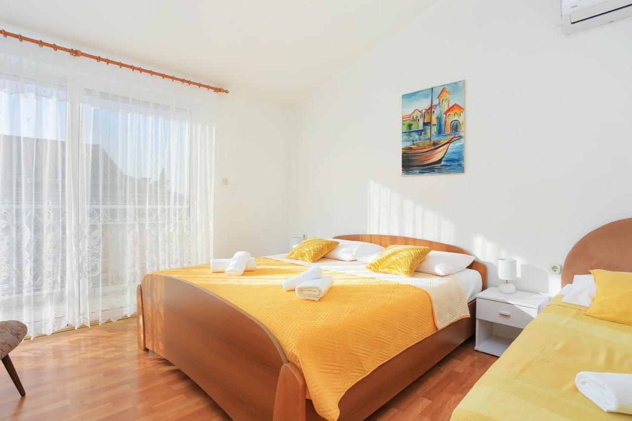 Apartments And Rooms With Parking Space Kastel Stafilic, Kastela - 18673 Экстерьер фото