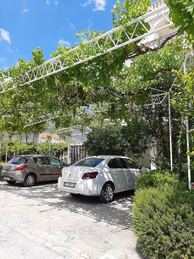 Apartments And Rooms With Parking Space Kastel Stafilic, Kastela - 18673 Экстерьер фото